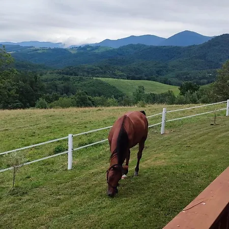 Domaine Le Lanis De Pauline Saint-Girons (Ariege)